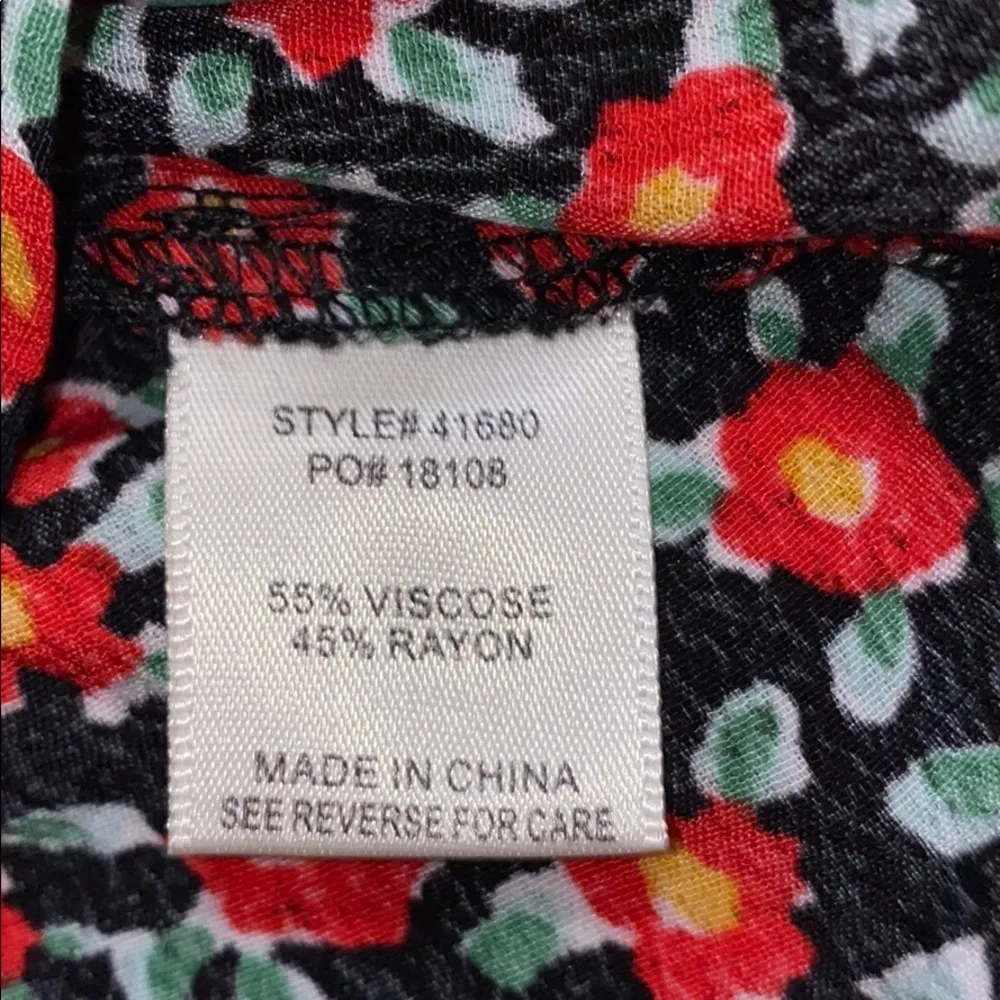 Skies are Blue v neck button down shirt size med - Image 8