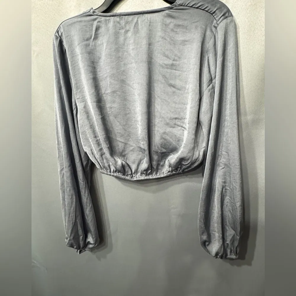 Forever 21 Blue/Silver Satin Wrap Crop Top Size Medium - Image 6
