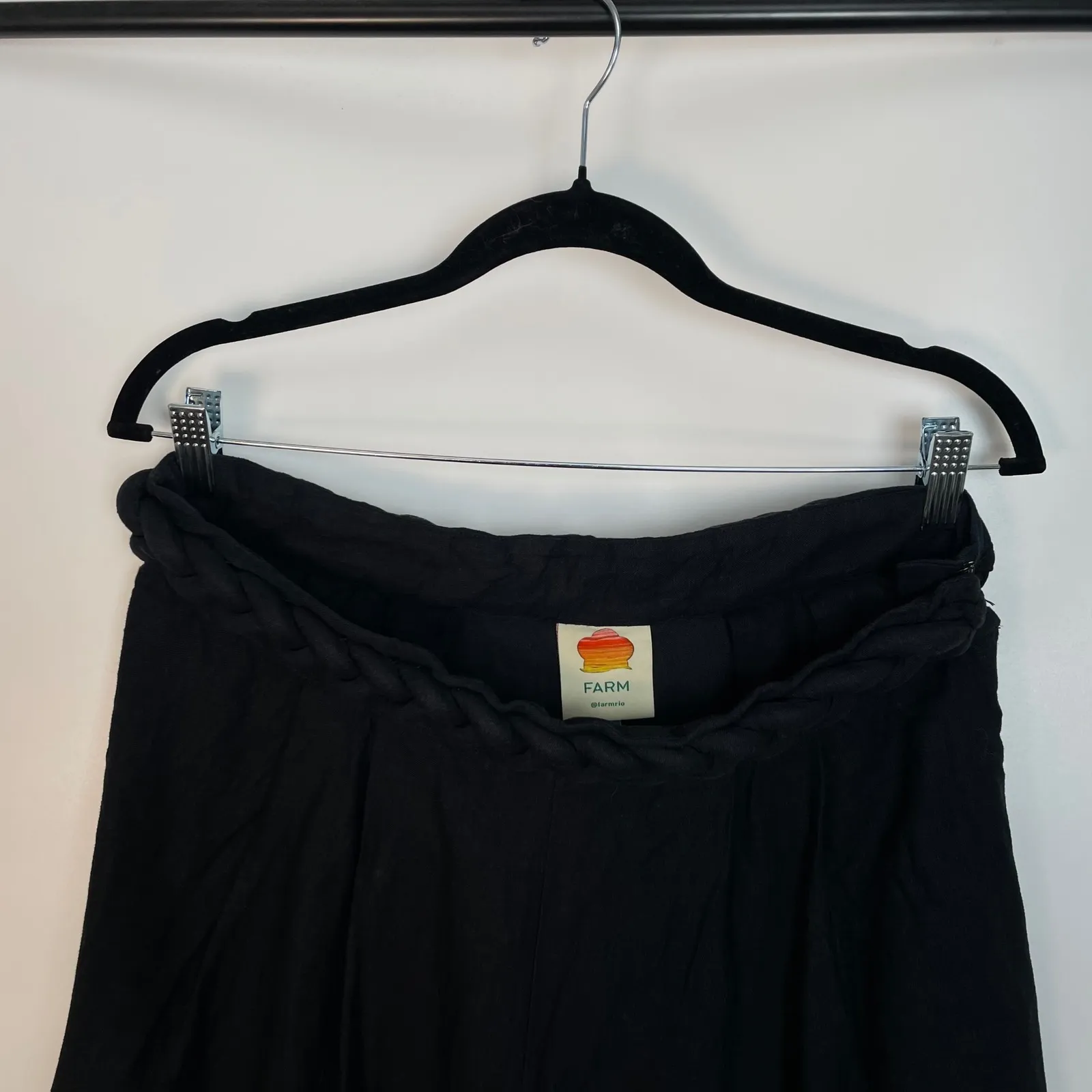 FARM Rio Women's Black Graphic Braided Belt Pleated Shorts Size Large - Image 5