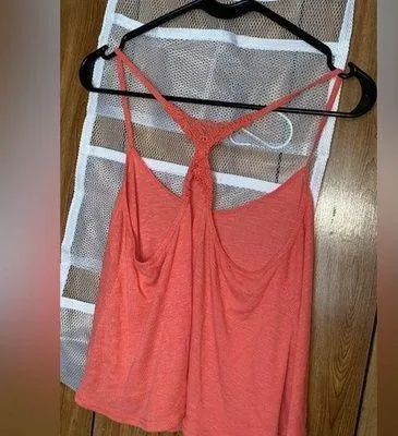 Pink flowy tank Size M - Image 2