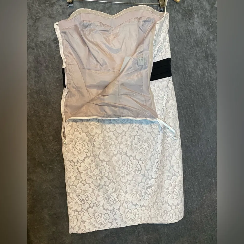 H&M‎ Lace Strapless Mini Formal Dress - Image 4