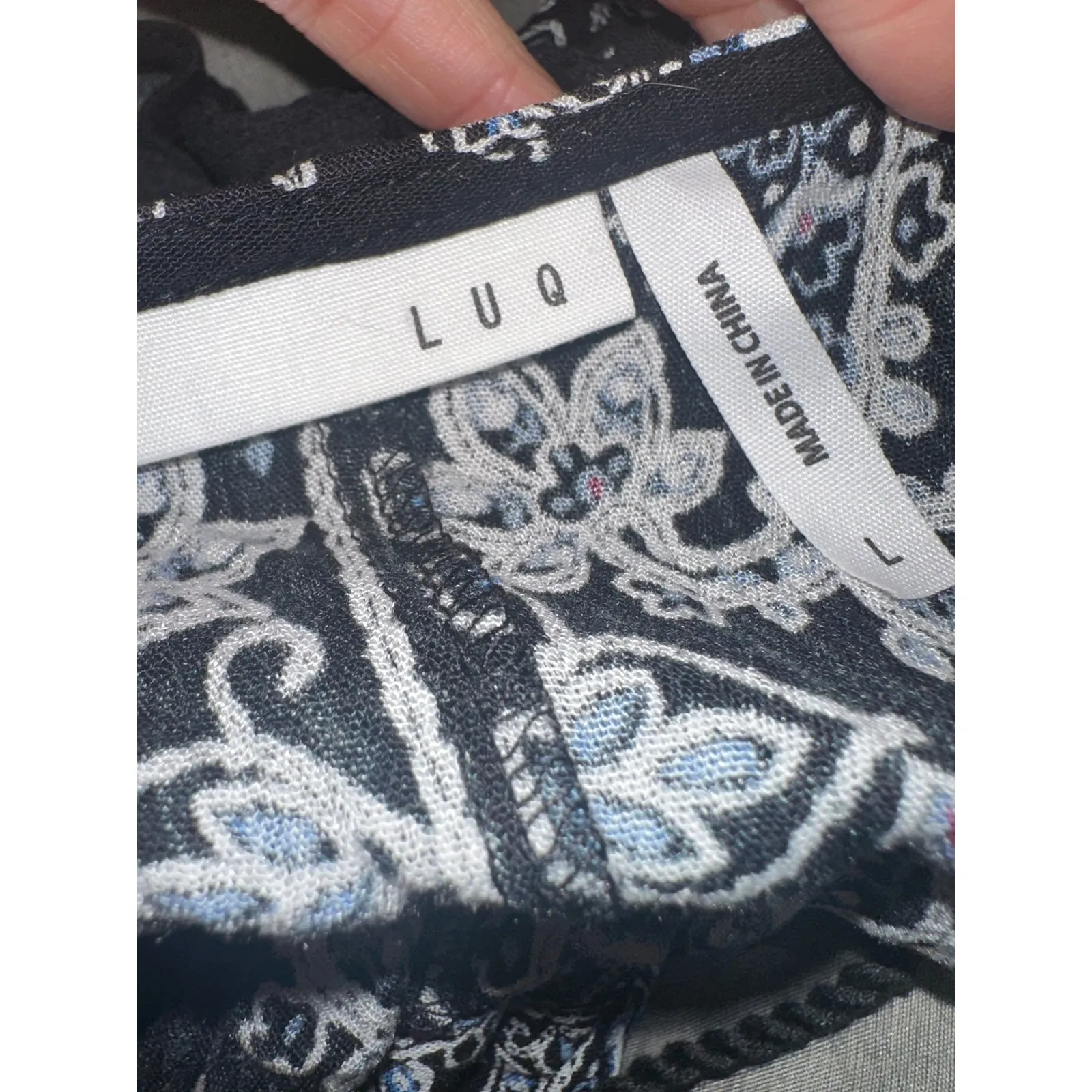 LUQ Black Paisley Print Sleeveless Tassel Tank Top Women's‎ Size L Size L - Image 5