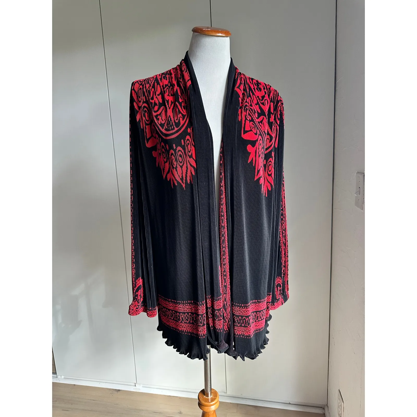 Virginie Paris Floral Micropleated Jacket Black Made in France Statement SZ L Size L - Image 2