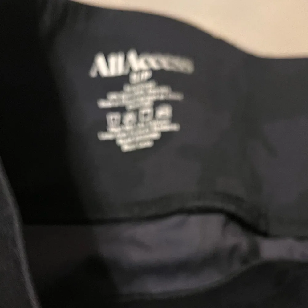 All access women’s camouflage biker shorts small - Image 4