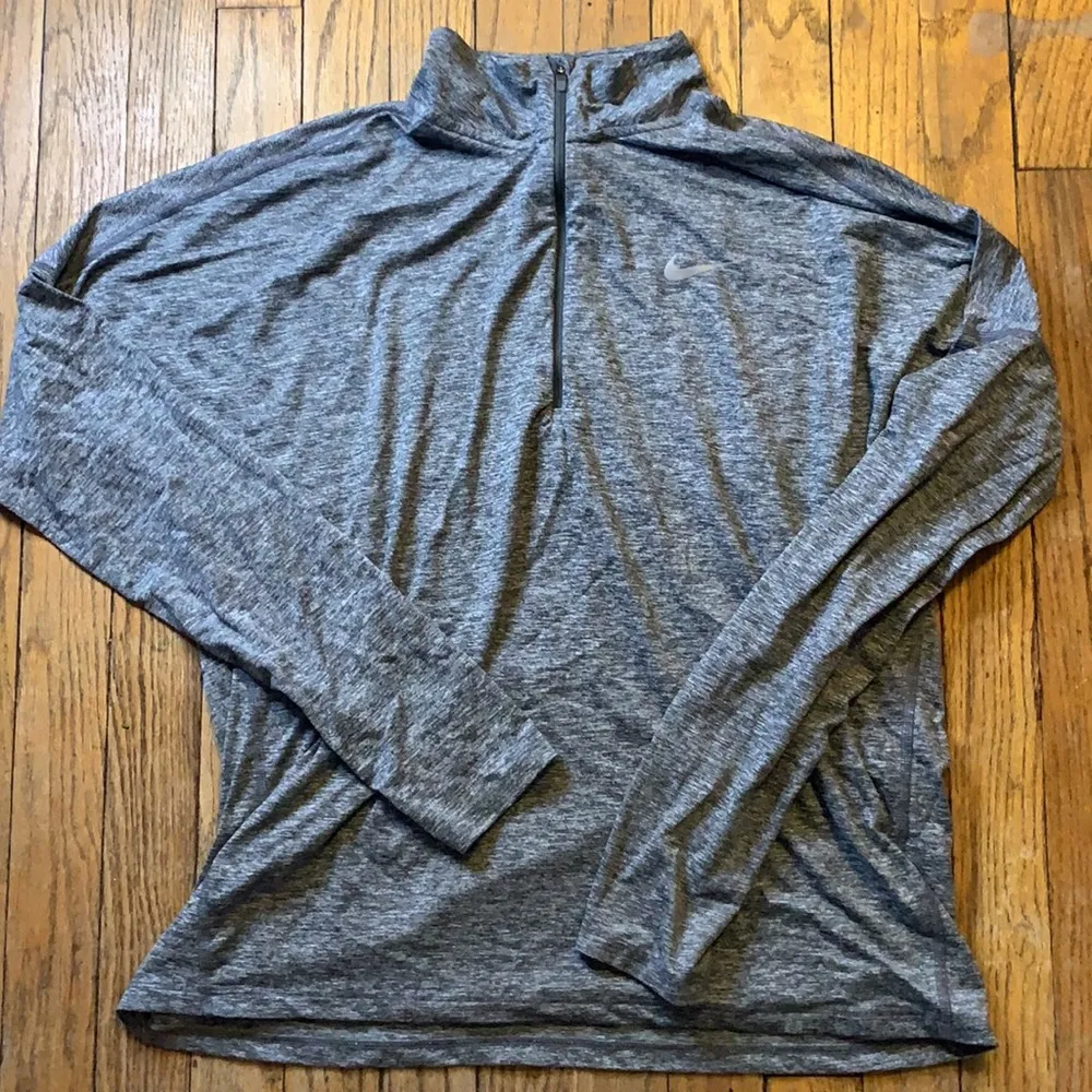 Gray Nike Dri Fit Pull Over SZ L - Image 2