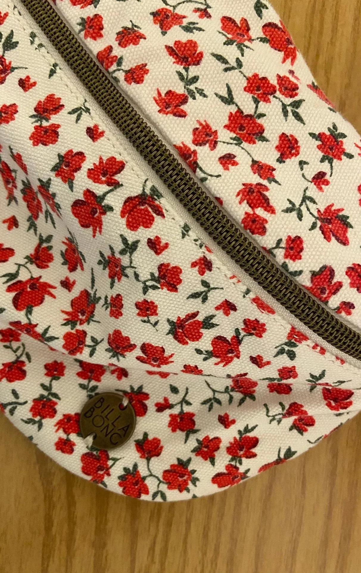 Billabong Floral Fannypack - Image 2