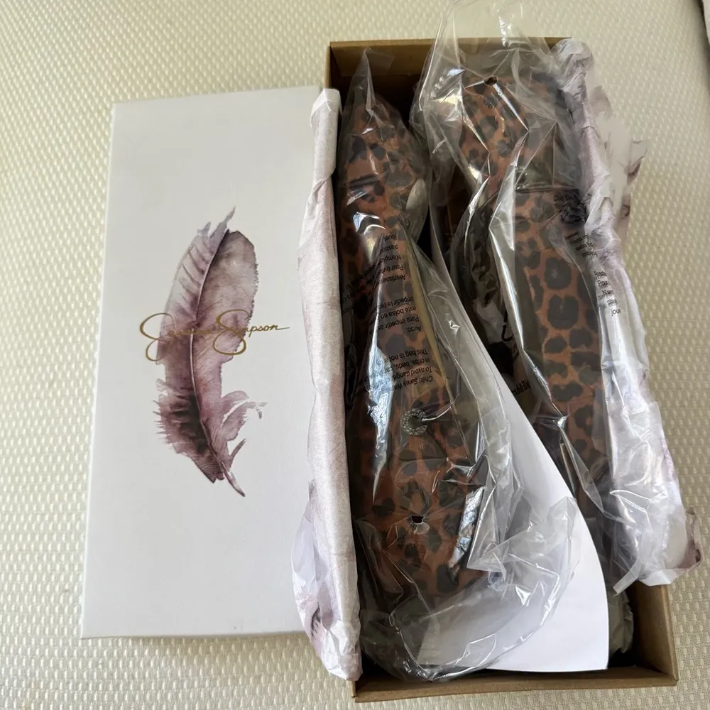 Bingley Lace Up safari leopard animal print Flats size 7.5 NWT - Image 10