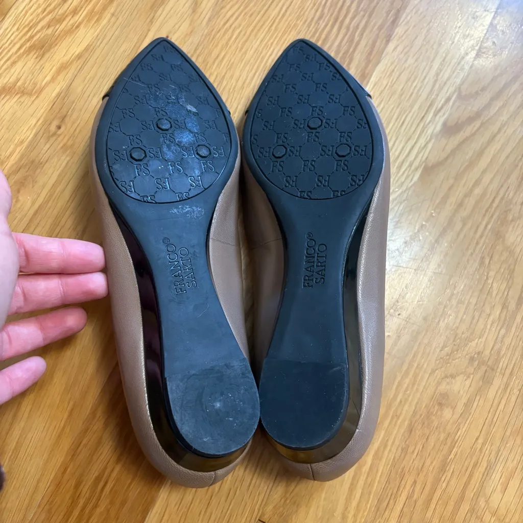 Franco Sarto Women’s Tan And Black Leather Ballet Flats Pointed Cap Toe Size 7.5 - Image 4