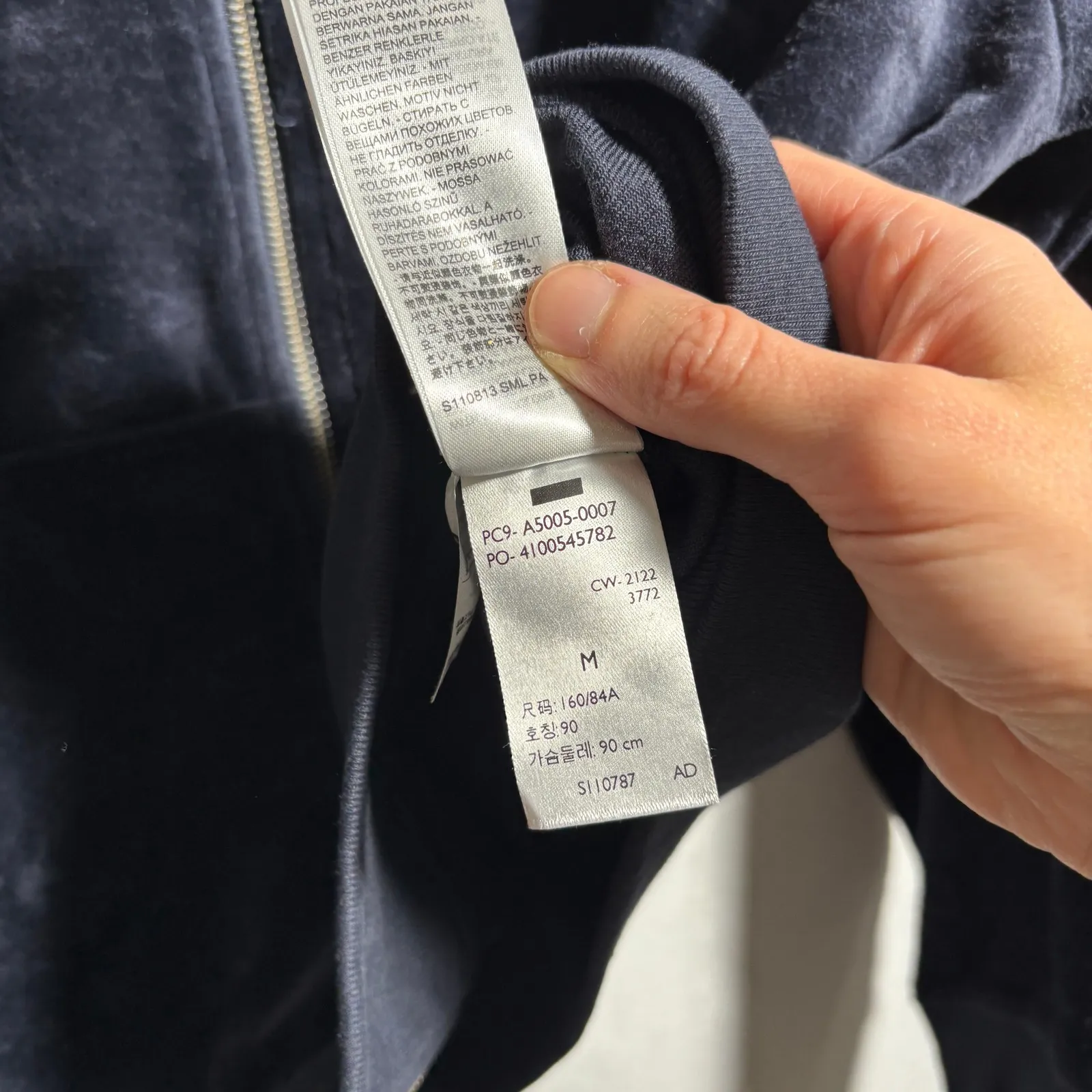 NWT Levis Graphic Liam Hoodie Sweatshirt Womens M Navy Blue Gold Jacket Velour - Image 8