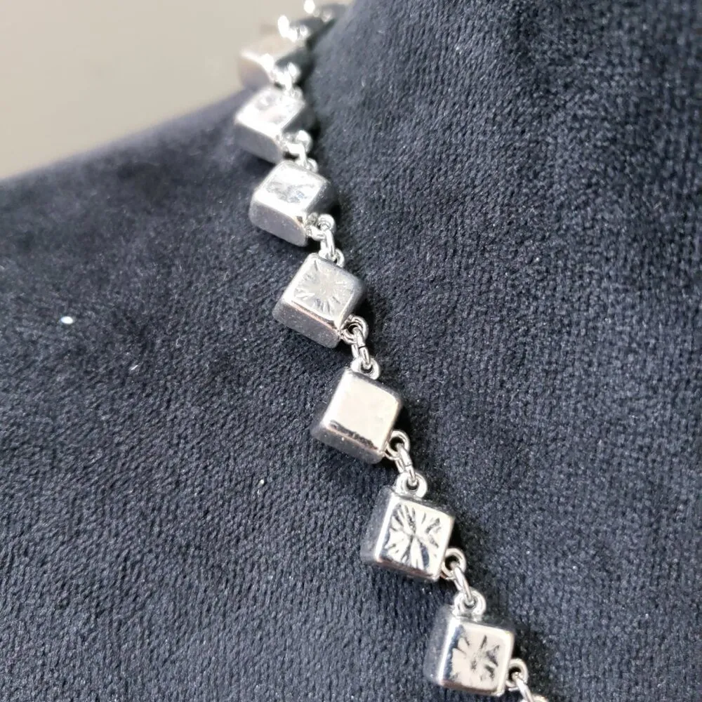 White House Black Market Women Silver Linked Cubes Shape Collar Necklace Lobster - Image 5