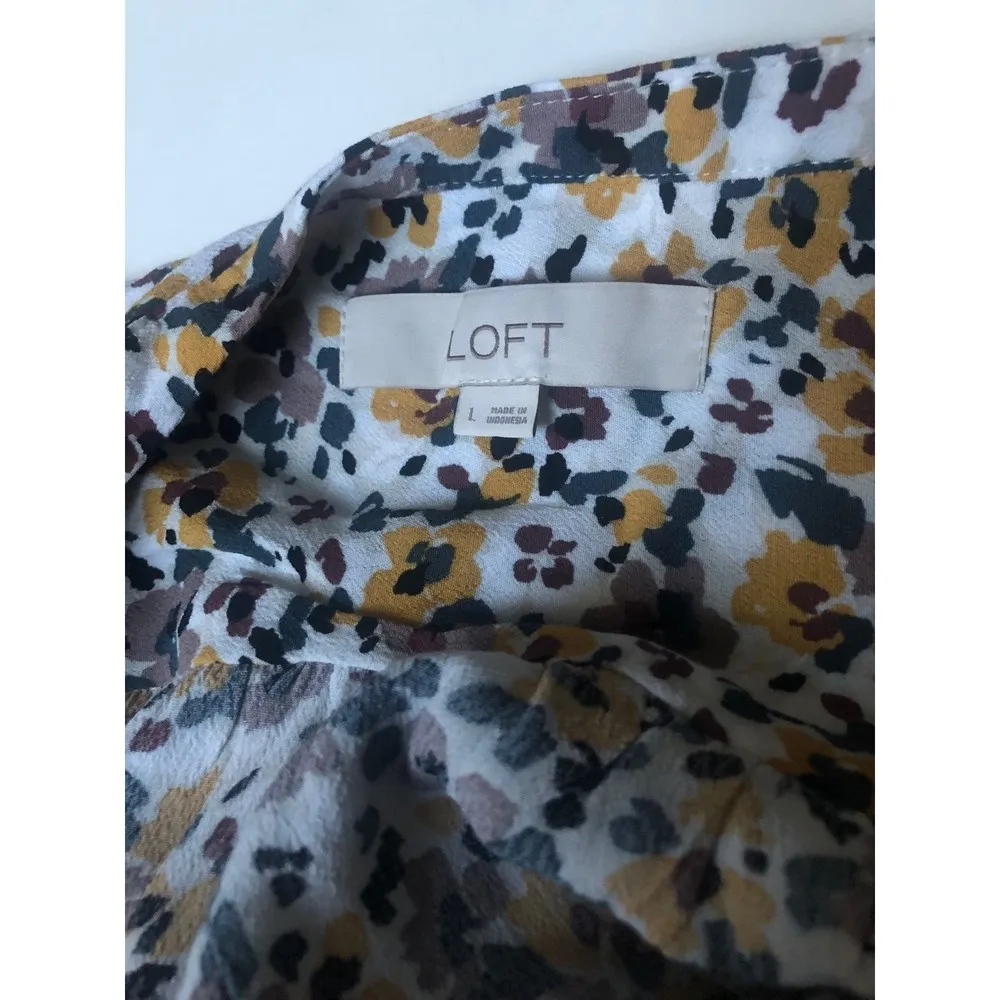 LOFT Floral Print V-Neck Blouse - Image 3