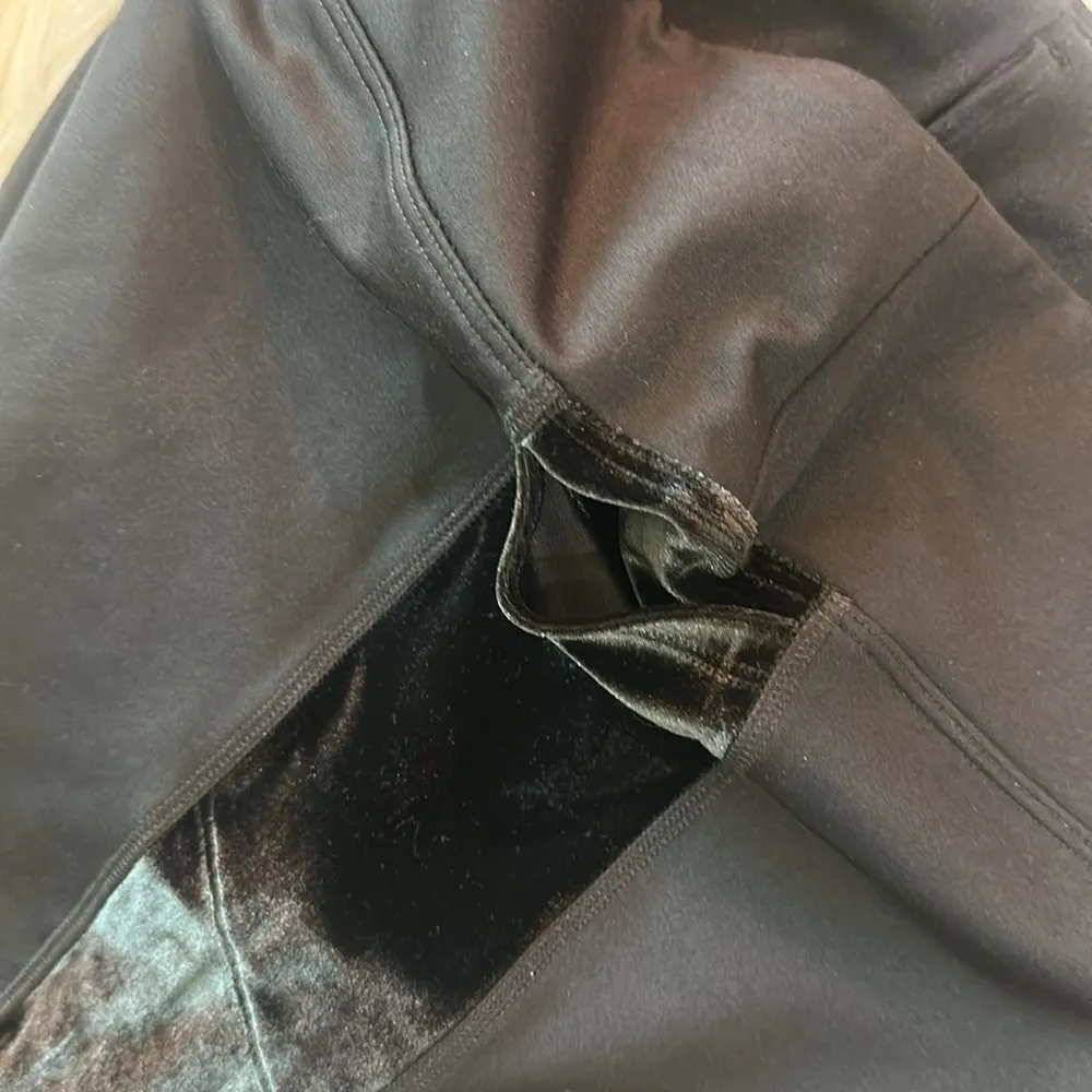 Pink Victoria’s Secret Fleece Lined Velvet Side Spandex Leggings - Image 11