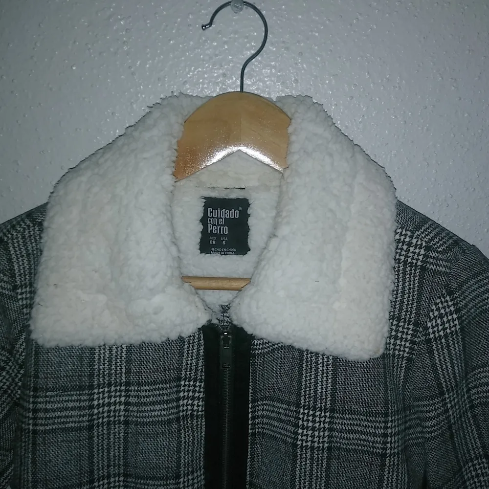 Cuidado con el Perro S Plaid Shearling Lined Zip Front Jacket Black - Image 5