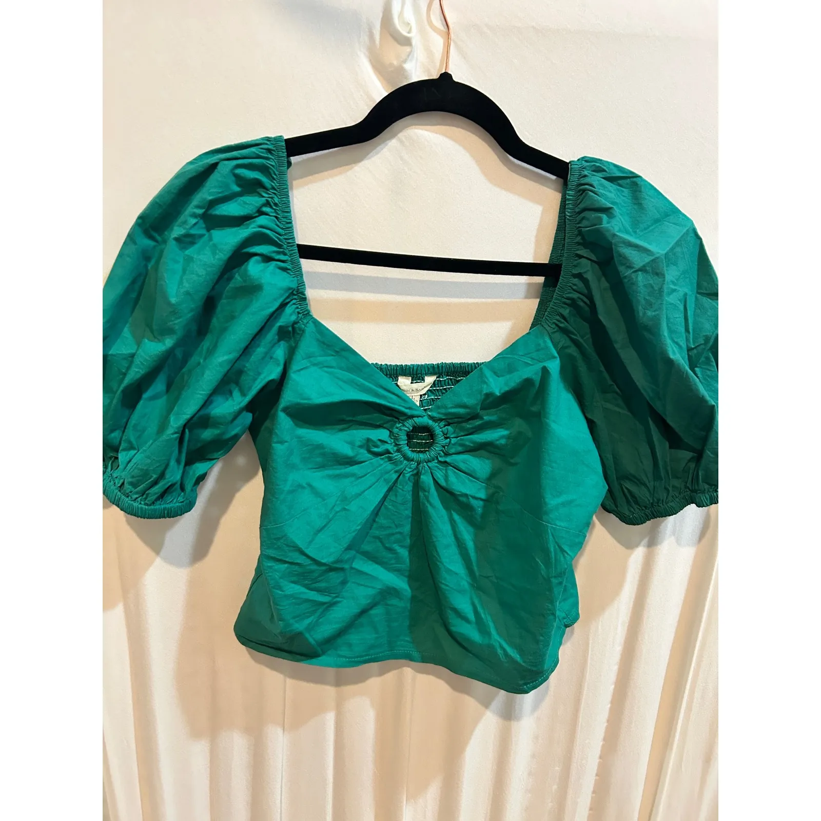 Sim & Sam Women's Green Puff Sleeve Smocked Square Neck Crop Top - Size L - Image 2