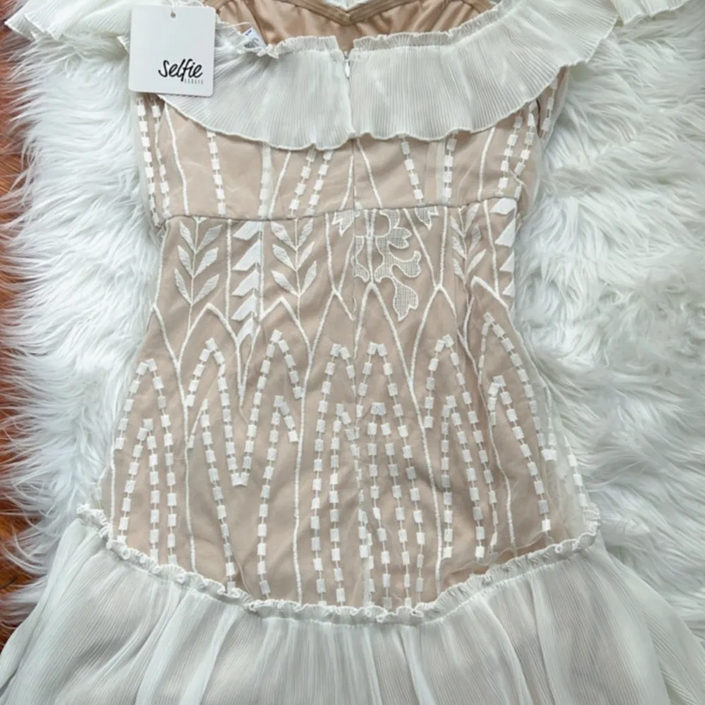 COPY -  off the shoulder - Image 10