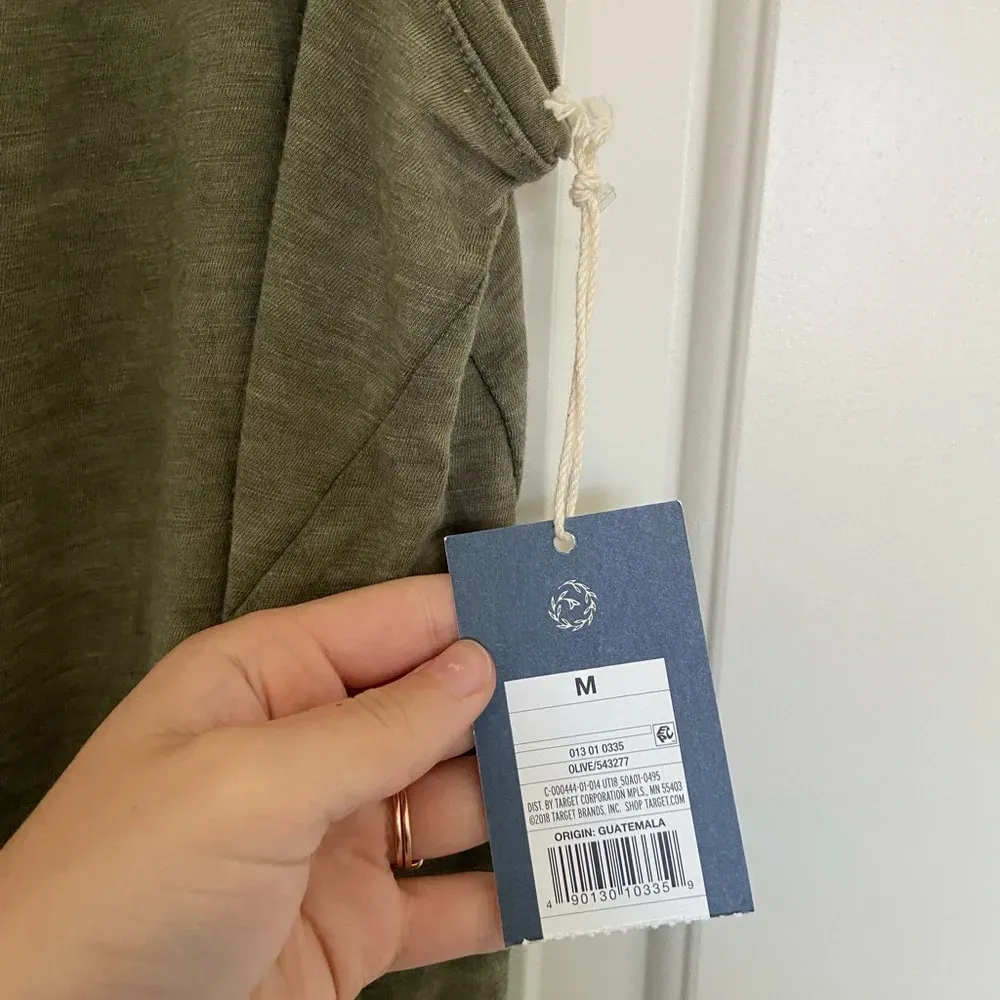 NWT‎ | Universal Thread women’s green loose fit tank top — medium - Image 4