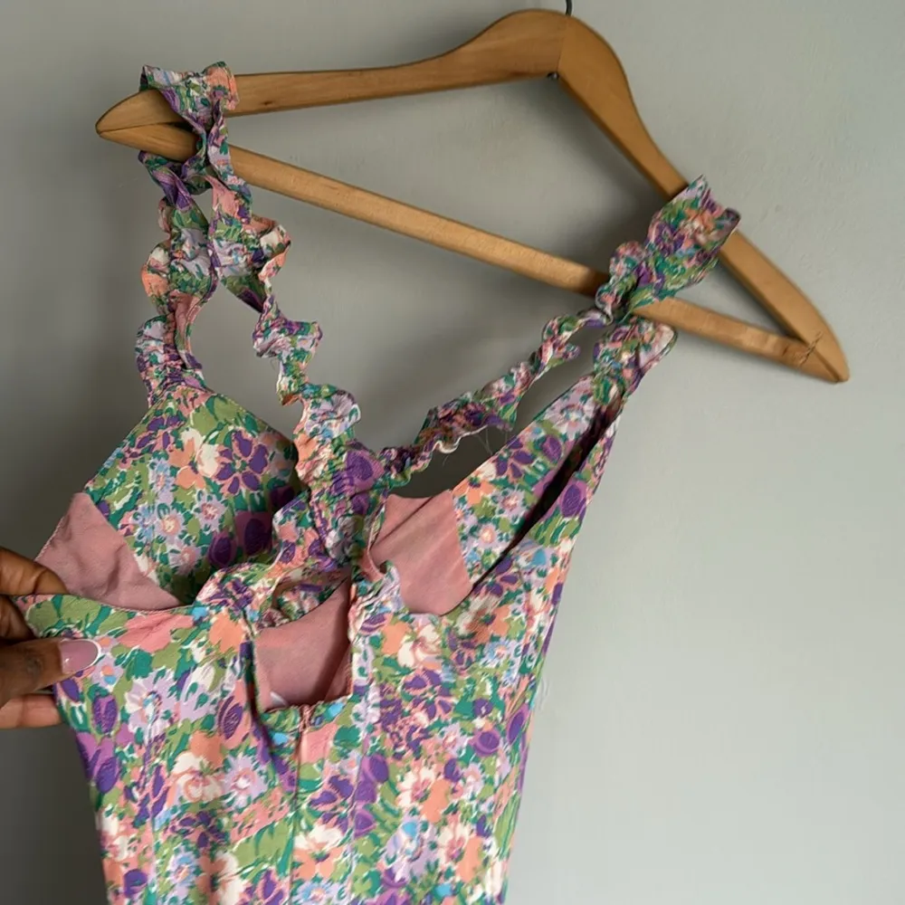 Astr The Label Floral Cross Back Ruffle Strap Midi Dress XS - Image 11