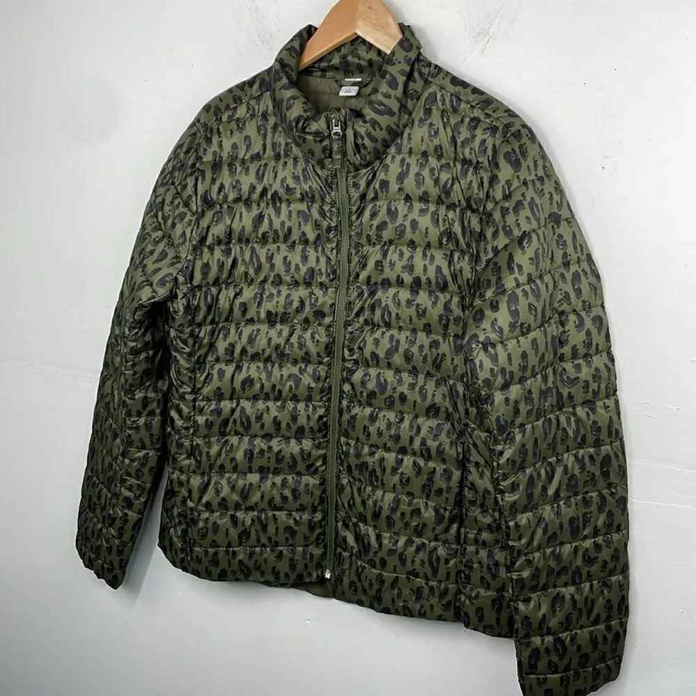 Old Navy Go-H20 Water-Resistant Narrow-Channel Puffer Jacket size Large - Image 2