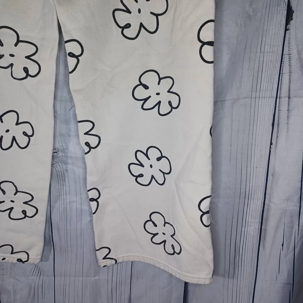 Floral Print Off White Jeans Size 25 - Image 12