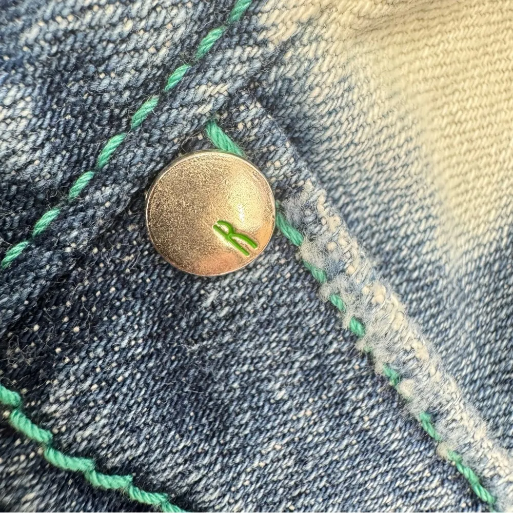 Vigoss Bleached Distressed 5 Pocket Medium Wash Denim Capri Jeans Size 7/8 - Image 11