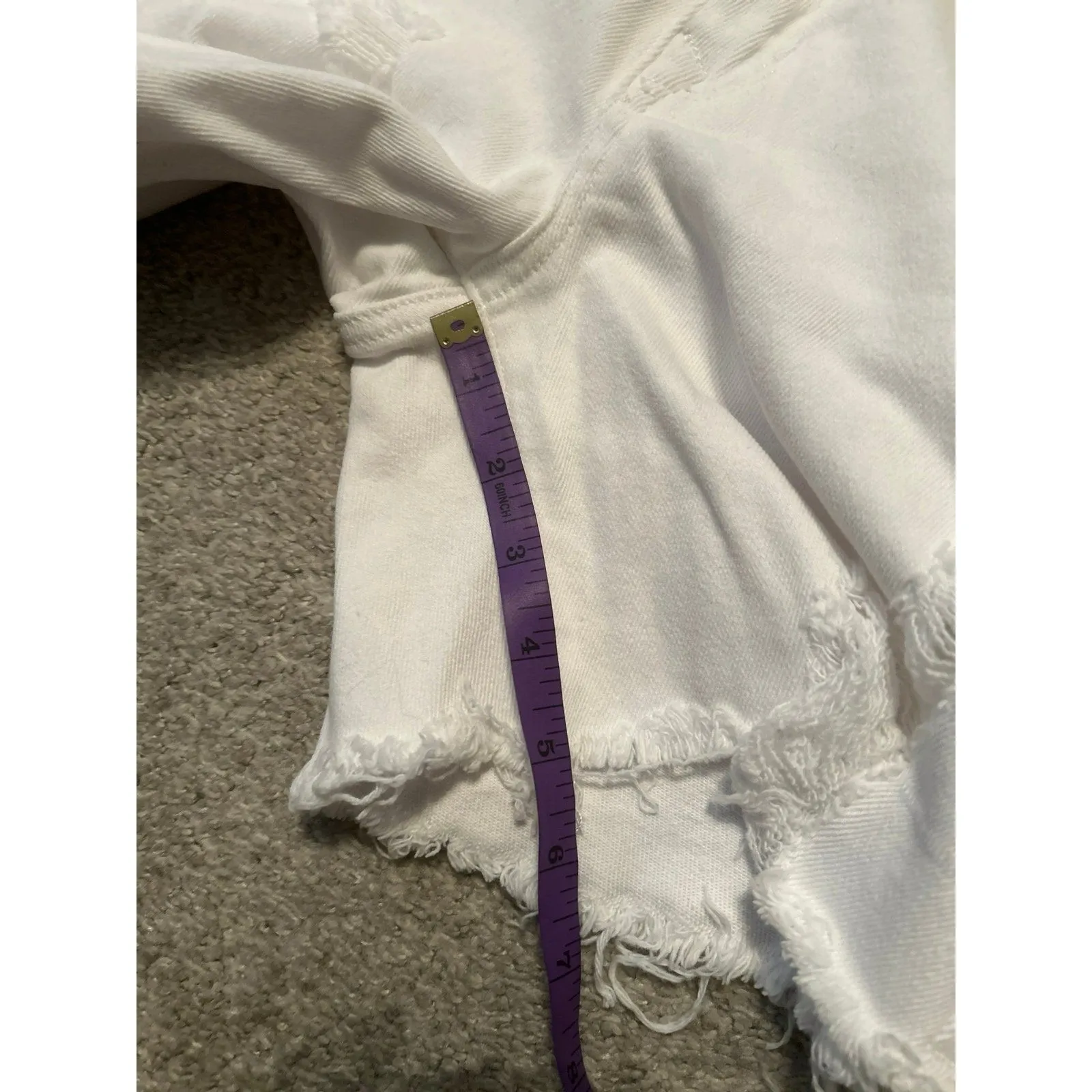 Risen white high rise distressed mid thigh shorts‎ size small - Image 5
