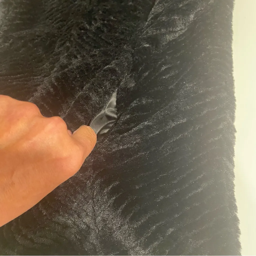 White Black Faux Fur Vest Women M Black Stand Collar Pockets Classic Plush Warm - Image 9