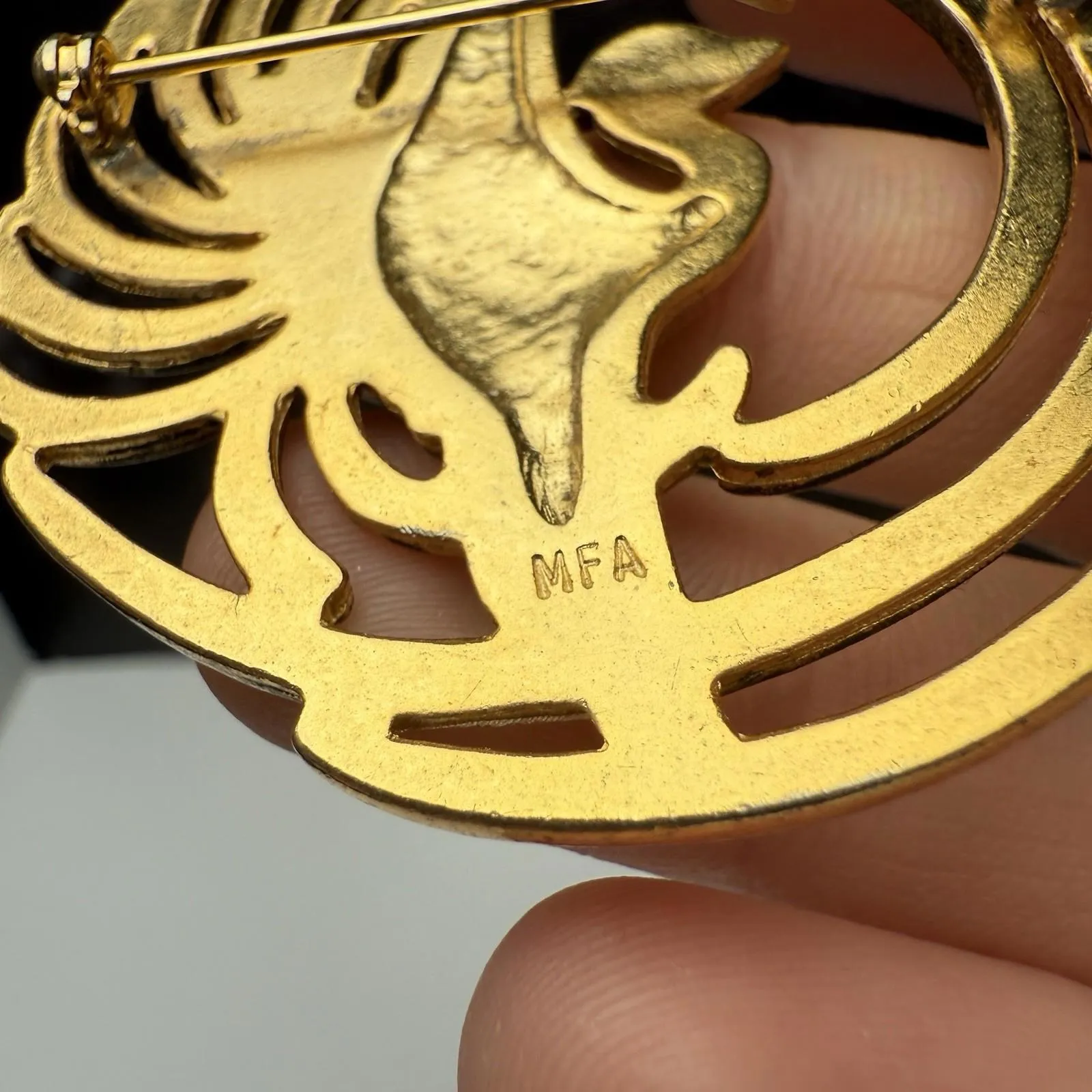 MFA Signed Bird Brooch Pin Museum of Fine Arts Boston Gold Tone - Image 6