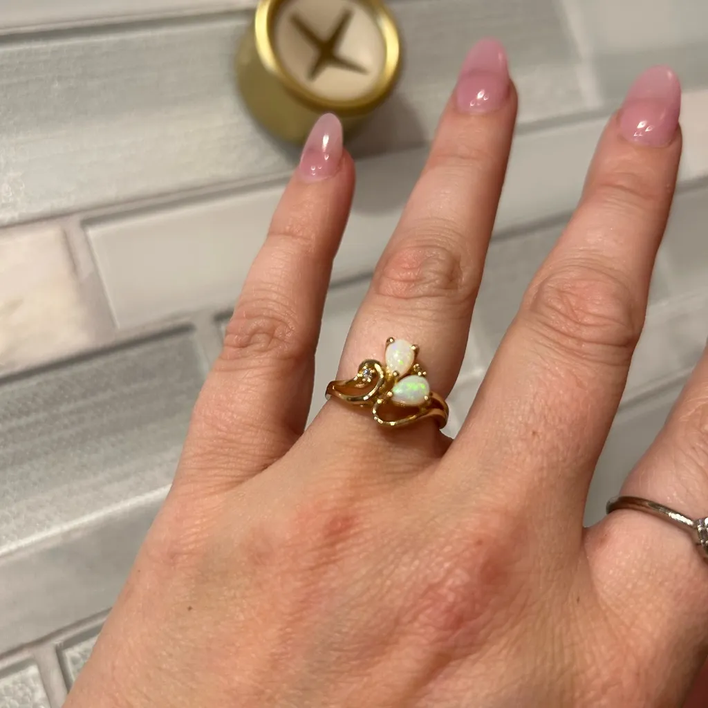 10KT Yellow Gold, Opal & Diamonds Vintage Estate Ring Gold - Image 8