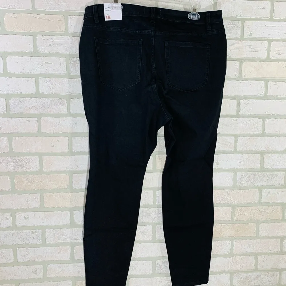 Lane Bryant NWT High Rise Destructed Skinn… - Image 6