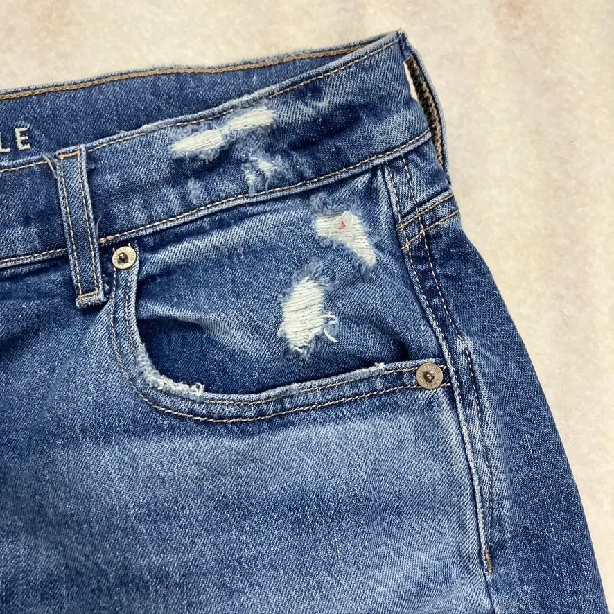 American Eagle Outfitters Women's 14 High Rise 90s Boyfriend Jeans‎ Distressed - Image 5