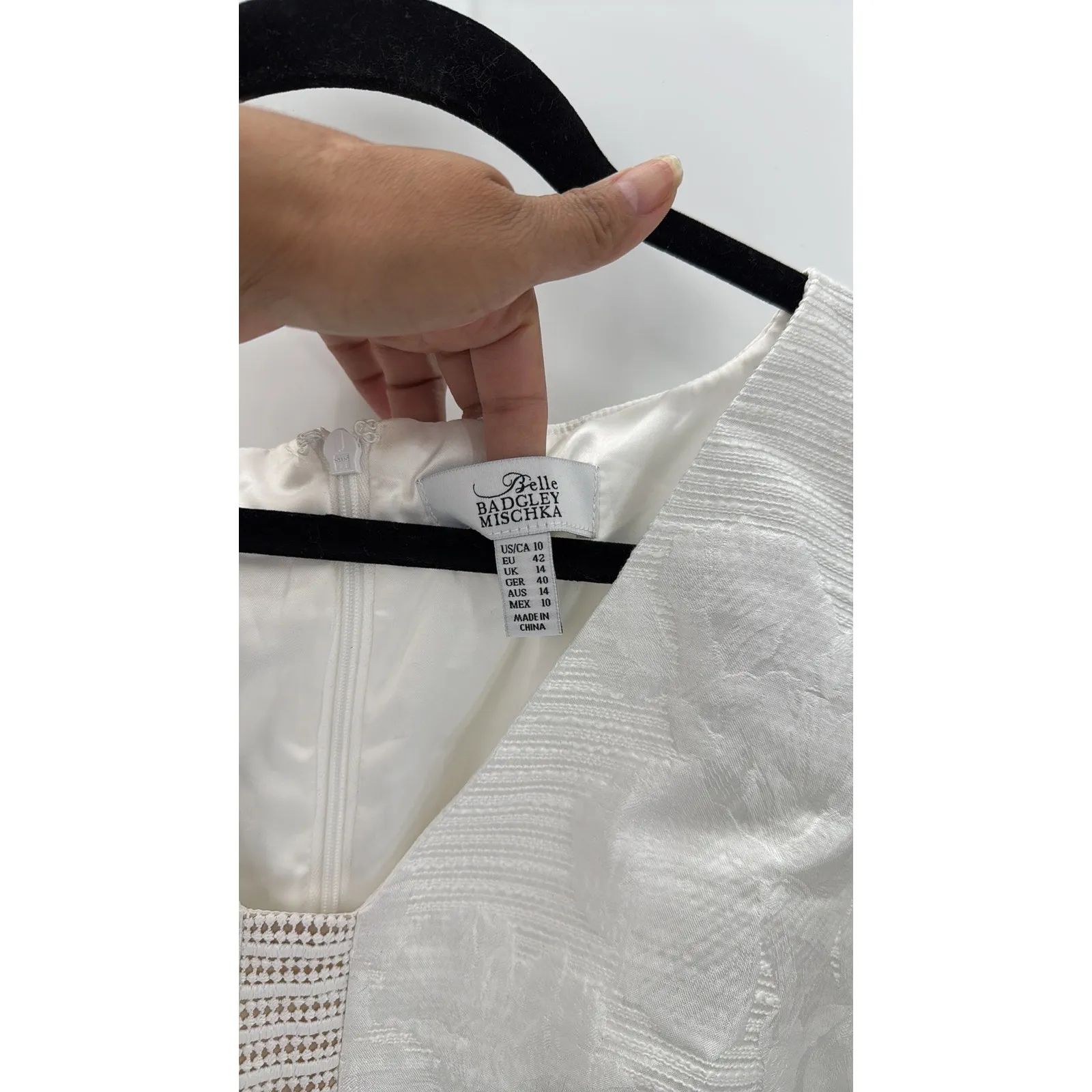 Belle Badgley Mischka Dress size 10 White Crochet Flare Jacquard Bell Sleeves - Image 9