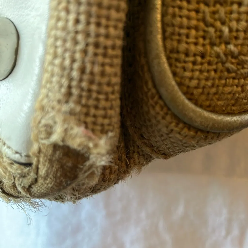 : Vintage Tan & White Floral Shoulder Bag- Embossed Design- Loved - Image 11