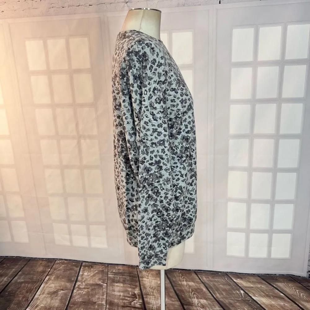 Athleta grey floral lightweight casual sweatshirt size medium - Image 4