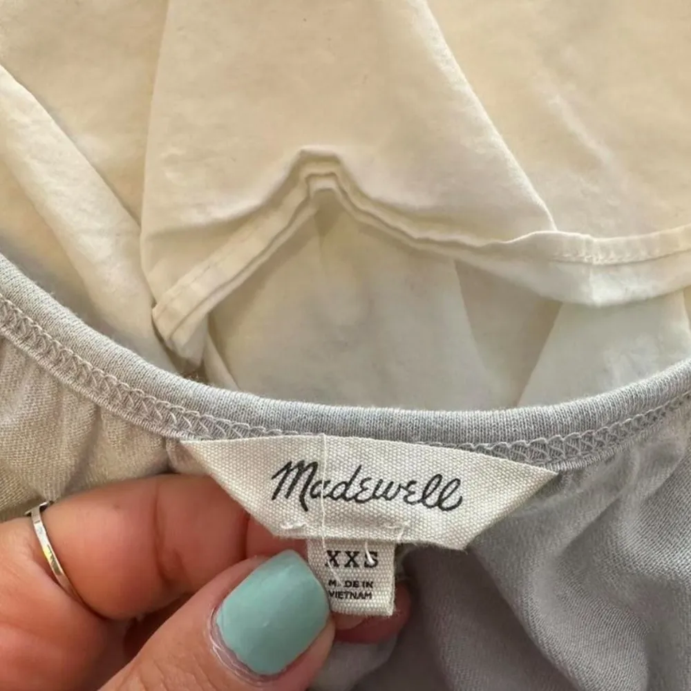 Madewell flowy tank top with tie sleeves - Image 4