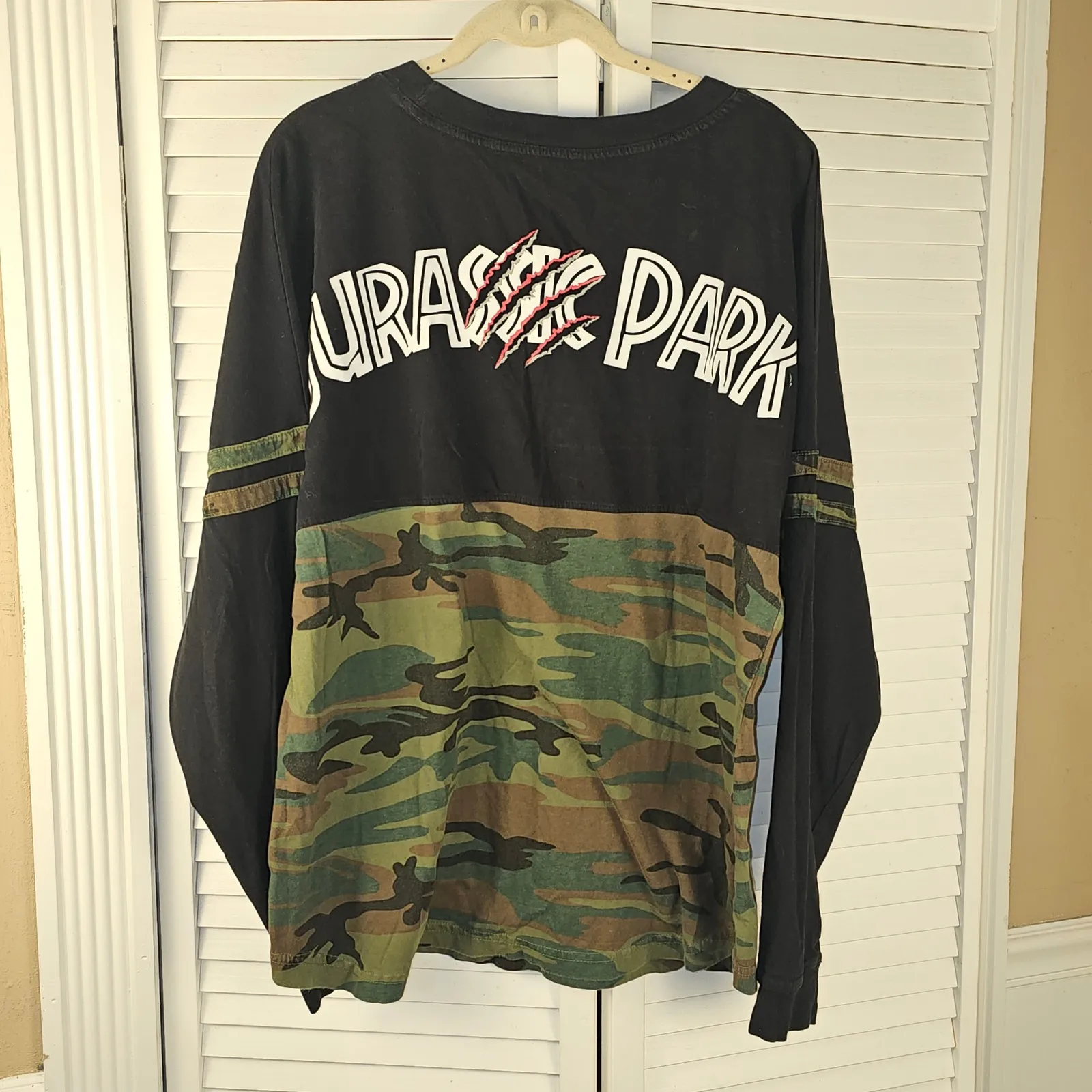 Universal‎ Studios Womens Jurassic Park Spirit Jersey Large Black - Image 2