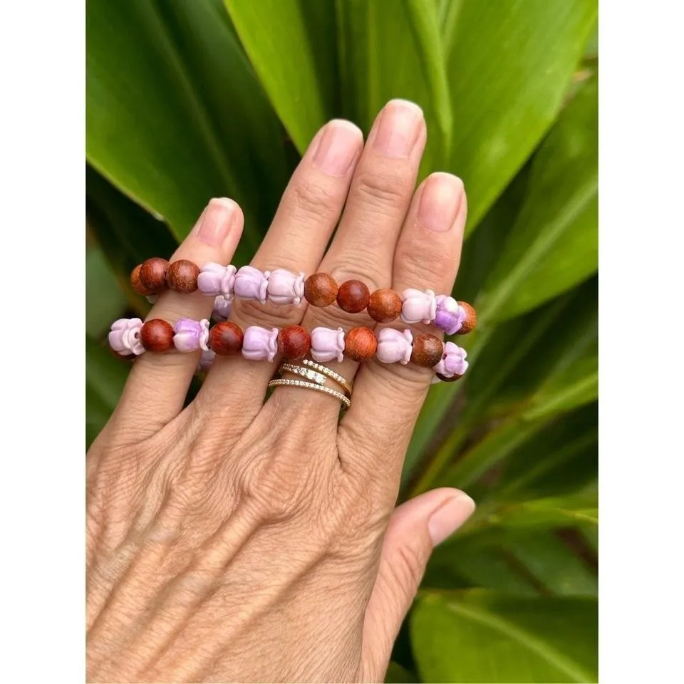 Handmade Beaded Pua Kalaunu & 'Iliahi Alternating Bracelet - Image 3