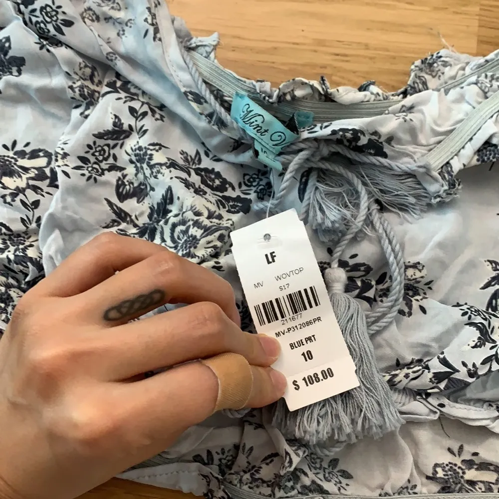 NWT LF blue floral wrap short and off the shoulder top set - Image 7