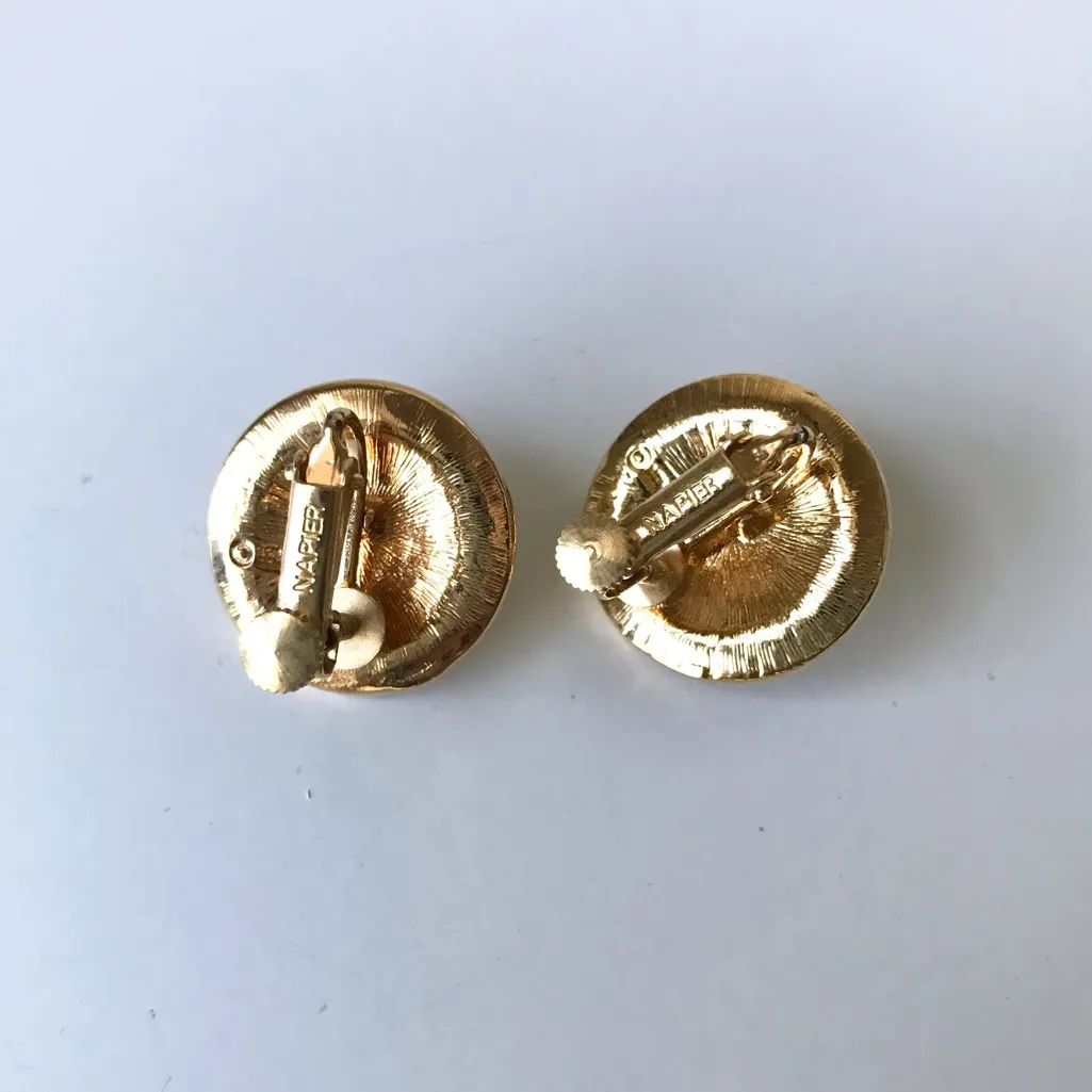 Vintage Gold Tone Round Faux Pearl Clip On Earrings - Image 6
