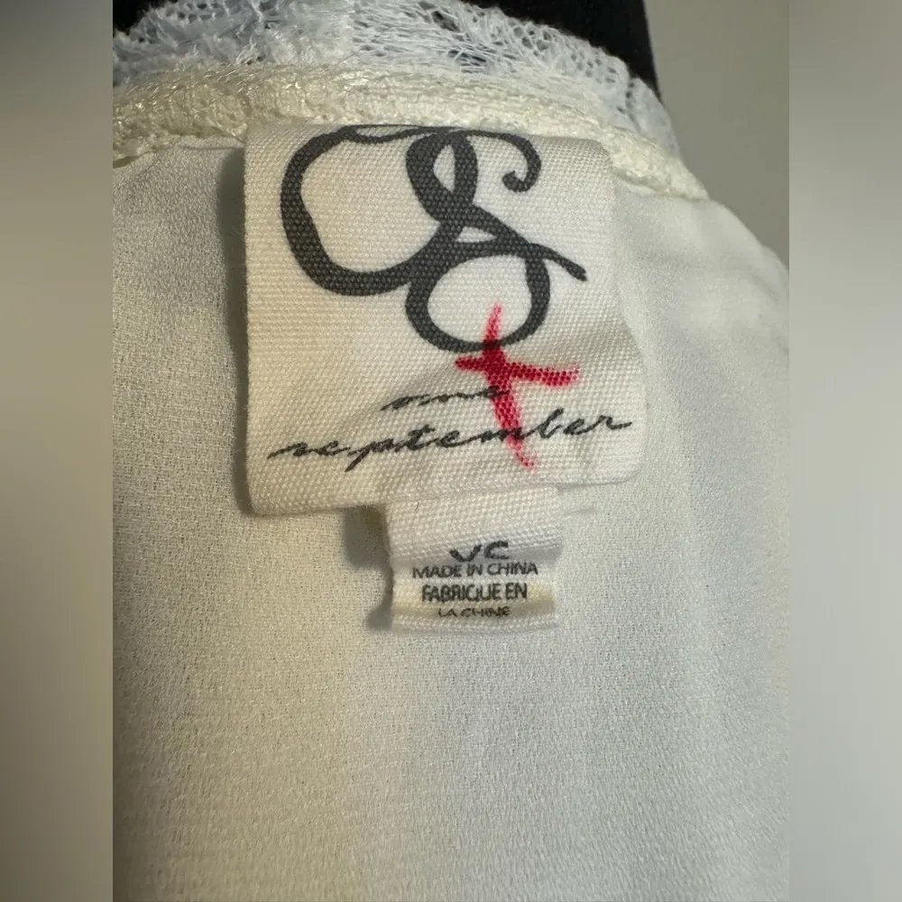 EUC Anthropologie Ivory Feathered Lace Pullover Top by One September size XS - Image 4