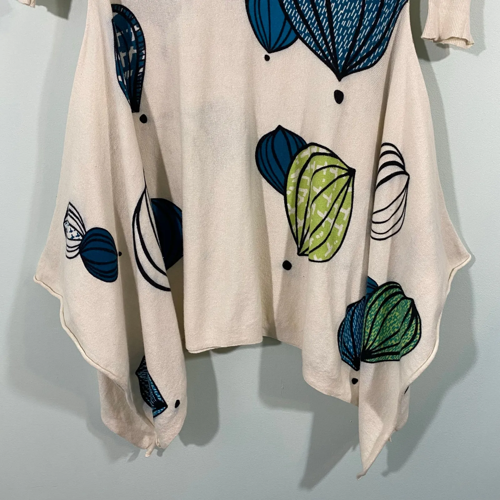Anthropologie Field & Flowers Hot Air Ballons Asymmetrical Hem Blouse Size S - Image 4