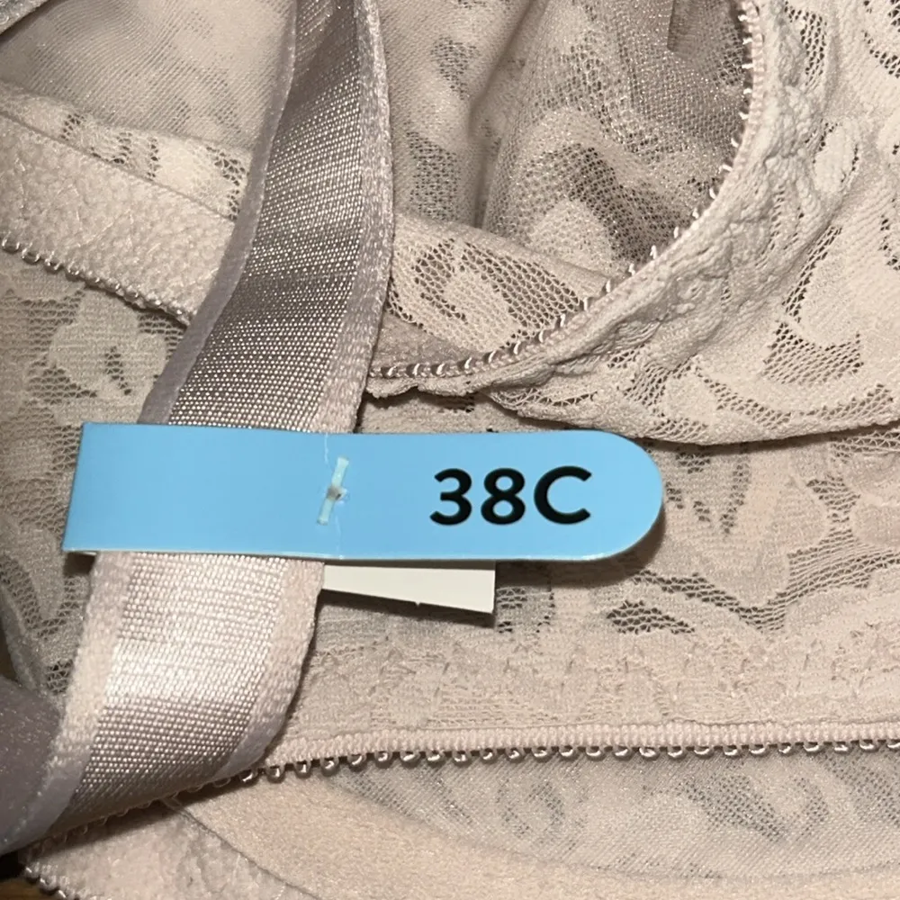 Woman’s Bali Lace 'N Smooth Underwire Bra Blush Size 36C - Image 6