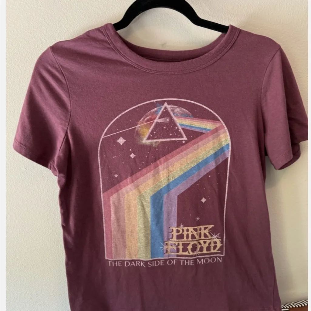 Pink Floyd Women’s T-Shirt Top Dark Side of the Moon Band Tee Maroon Size XS - Image 4