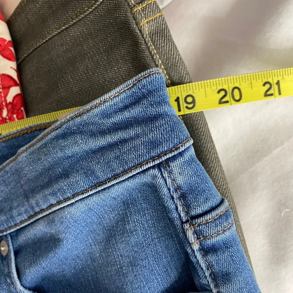 NWT Madewell Cali Denim-Boot Raw Hem Mid Wash Cropped Mini Flair Jeans Size 33 - Image 4