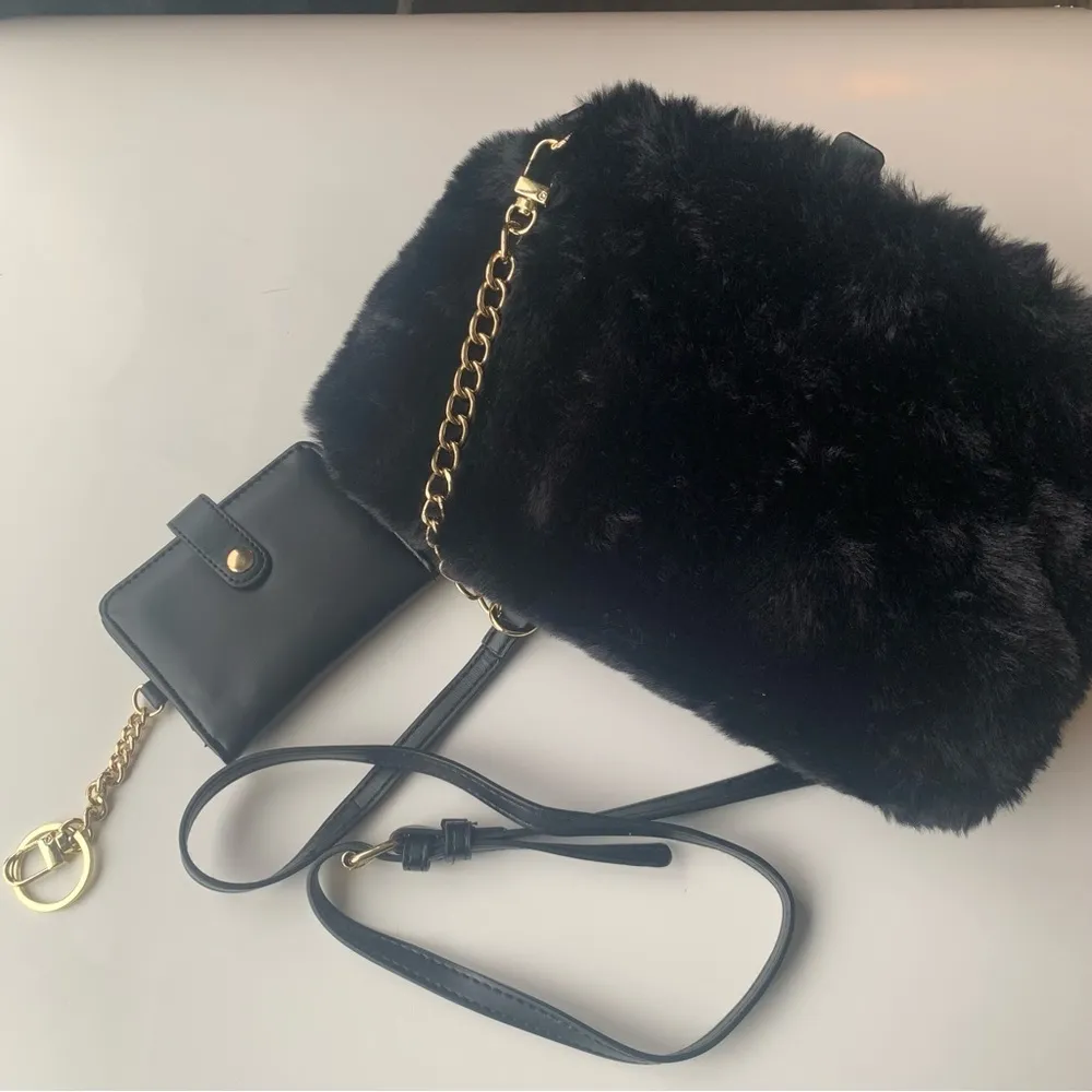 Isaac Mizrahi Black Faux Fur purse with gold chain and matching wallet NWOT - Image 2