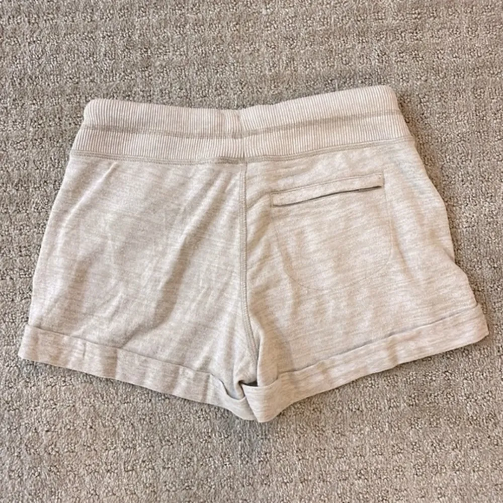 Athleta Cream Rolled Hem Athleisure Shorts - Image 2
