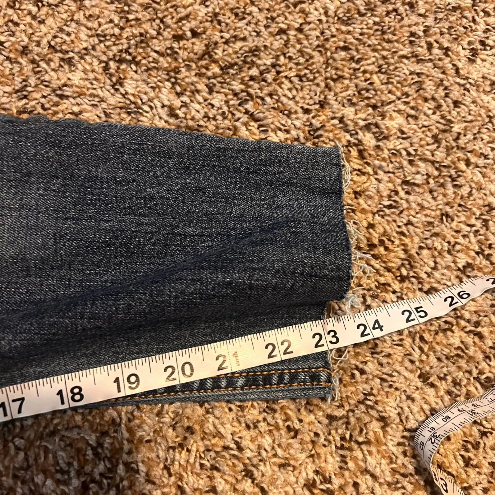 Old Navy Women‎ Boyfriend Straight Jeans Distressed Ripped Frayed Hem Dark Wash - Image 6