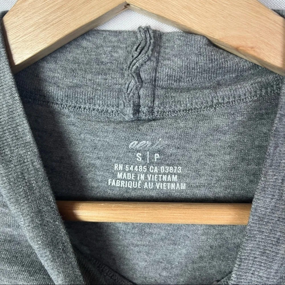 Aerie Light Gray Mock Neck Long Sleeve Cropped T-Shirt S - Image 6