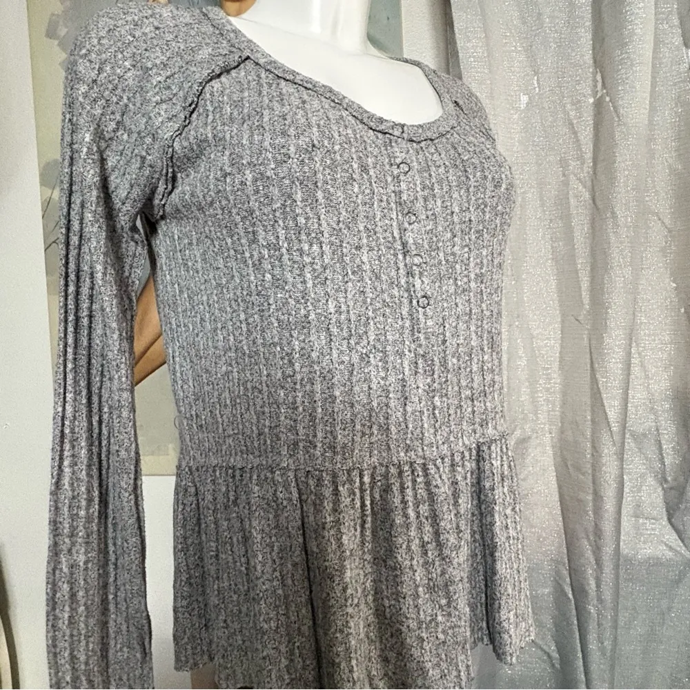 Mossimo woman’s long sleeve sweater size XS Gray - Image 13