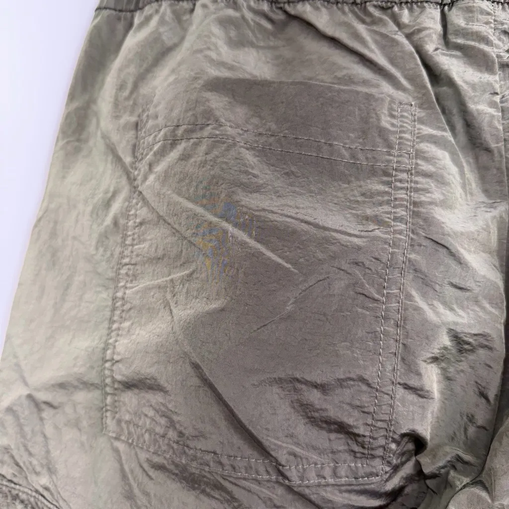 GapFit Parachute Cargo Pants in bamboo army green size Medium NWT crinkle nylon - Image 7