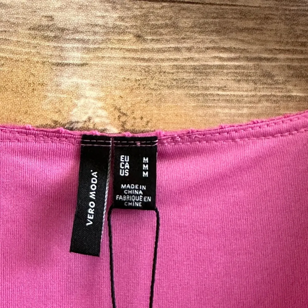 Vero Moda Blouse Women’s Size Medium Pink V-Neck Frill Ruffle Long Sleeve NWT - Image 4